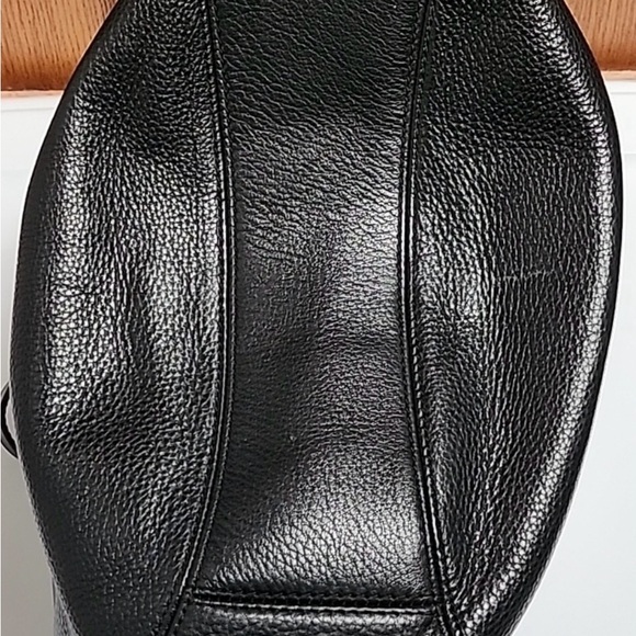 Michael Kors handbag. Soft pebble leather with silver hardware Large MK logos - Picture 4 of 10